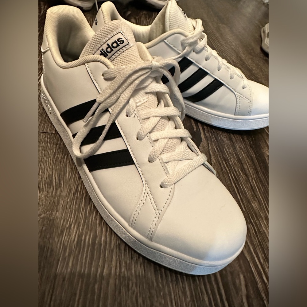 Adidas size 6.5 women’s shoes
